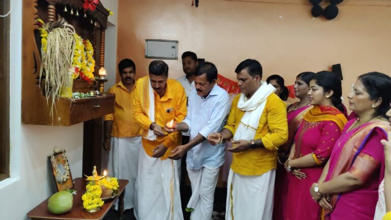 ಮನೆ-ಮನೆಗಳಲ್ಲಿ ಭಜನಾ ಸೇವೆ