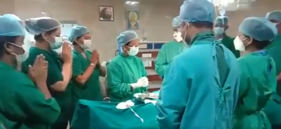 ಆಪರೇಷನ್ ಥೀಯೇಟರ್ ನಲ್ಲಿ ಶಸ್ತ್ರಚಿಕಿತ್ಸೆಗೂ ಮೊದಲು ಧನ್ವಂತರಿ ಮಂತ್ರ – ವೈರಲ್ ವೀಡಿಯೊ