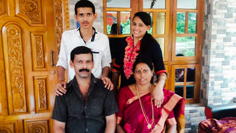 ಉತ್ತಮ ಕಿರೀಟ ವೇಷಧಾರಿ ಸರಪಾಡಿ ಶ್ರೀ ವಿಠಲ ಶೆಟ್ಟಿ