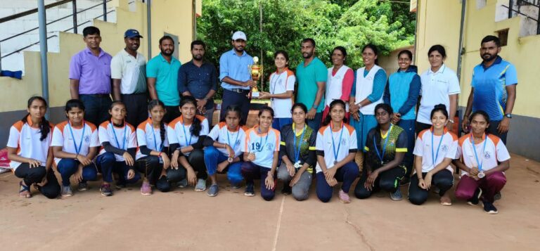 ಥ್ರೋಬಾಲ್ ಪಂದ್ಯಾಟದಲ್ಲಿ ವಿವೇಕಾನಂದ ಪದವಿಪೂರ್ವ ಕಾಲೇಜಿನ ಬಾಲಕಿಯರ ತಂಡ ದ್ವಿತೀಯ ಸ್ಥಾನ