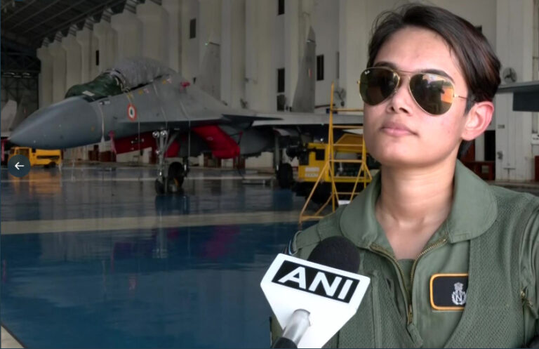 Su-30 ಯುದ್ಧ ವಿಮಾನದ ಭಾರತದ ಏಕೈಕ ಮಹಿಳಾ ವೆಪನ್ ಸಿಸ್ಟಮ್ ಆಪರೇಟರ್ Flt ಲೆಫ್ಟಿನೆಂಟ್ ತೇಜಸ್ವಿ