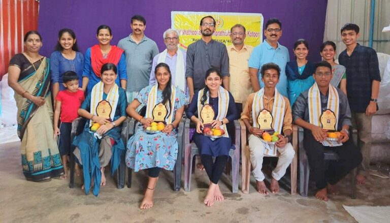 ಯಕ್ಷತೂಣೀರ ಸಂಪ್ರತಿಷ್ಥಾನ ಕೋಟೂರು ಇದರ ಅಂಗಸಂಸ್ಥೆಯಾದ ಯಕ್ಷಬಳಗ ಮುಳಿಯಾರು ಇದರ  ಪ್ರತಿಭಾನ್ವಿತ ವಿದ್ಯಾಥಿಗಳಿಗೆ ಅಭಿನಂದನೆ