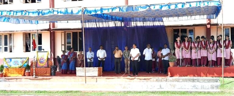 ತೆಂಕಿಲ ವಿವೇಕಾನಂದ ಕ್ರೀಡಾಂಗಣದಲ್ಲಿ ಕೋಟಿ ಕಂಠ ಗಾಯನ