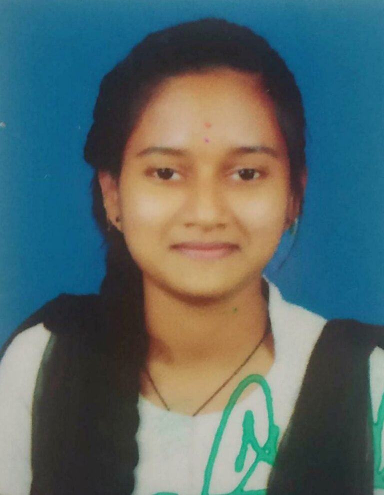 ಖೋಖೋ ಪಂದ್ಯಾಟದಲ್ಲಿ ದಕ್ಷಿಣ ಕನ್ನಡ ಜಿಲ್ಲಾ ತಂಡವನ್ನು ಪ್ರತಿನಿಧಿಸುತ್ತಿರುವ ವಿವೇಕಾನಂದ ಪ. ಪೂ. ಕಾಲೇಜಿನ ದಿವ್ಯಾ ಎಂ