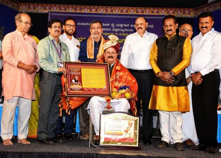 ಯಕ್ಷಾಂಗಣ ಮಂಗಳೂರು ದಶಮಾನ ಸಡಗರ, ರಾಜ್ಯೋತ್ಸವ ಪುರಸ್ಕಾರ ಪ್ರದಾನ – “ಸಾಮಾಜಿಕ, ಸಾಂಸ್ಕೃತಿಕ ಸೇವೆಯಿಂದ ಸಾರ್ಥಕತೆ”: ಐಕಳ ಹರೀಶ್ ಶೆಟ್ಟಿ