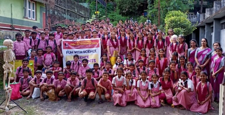 ಬಾಲವನದಲ್ಲಿ ವಿಜ್ಞಾನ ವಿಸ್ಮಯ – ವಿವೇಕಾನಂದ ಆಂಗ್ಲ ಮಾಧ್ಯಮ ಶಾಲಾ ವಿದ್ಯಾರ್ಥಿಗಳಿಂದ