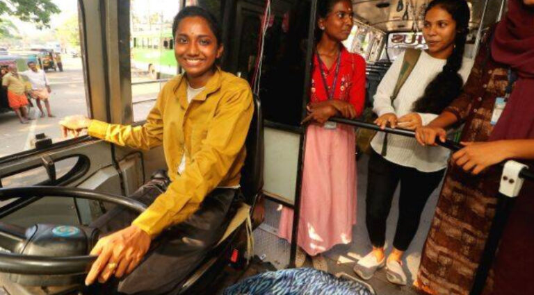 ವಿದ್ಯಾಭ್ಯಾಸದ ವೆಚ್ಚವನ್ನು ಬಸ್ ಓಡಿಸುವ ಮೂಲಕ ಪೂರೈಸುತ್ತಿರುವ ರೂಪಾ ಎನ್ನುವ ಹುಡುಗಿ