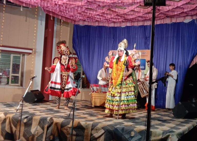 ಪುತ್ತೂರು ಶ್ರೀ ಮಹಾಲಿಂಗೇಶ್ವರ ದೇವರ ಪೇಟೆ ಸವಾರಿ – ವಿವೇಕಾನಂದ ಆಂಗ್ಲ ಮಾಧ್ಯಮ ಶಾಲೆ ವಠಾರದಲ್ಲಿ ಸಾಂಸ್ಕೃತಿಕ ಕಾರ್ಯಕ್ರಮ, ಯಕ್ಷಗಾನ