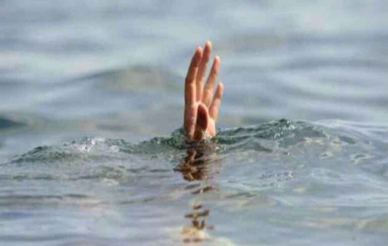 ಯುವತಿ ತನ್ನ ಇಬ್ಬರು ಮಕ್ಕಳೊಂದಿಗೆ ಬಾವಿಗೆ ಹಾರಿ ಆತ್ಮಹತ್ಯೆ