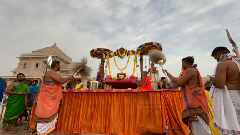 ಅಯೋಧ್ಯೆಯಲ್ಲಿ ಅನುರಣಿಸಿದ ಬೆಳ್ಕಳೆ ಚೆಂಡೆ ಬಳಗದ ಚೆಂಡೆ ವಾದನ