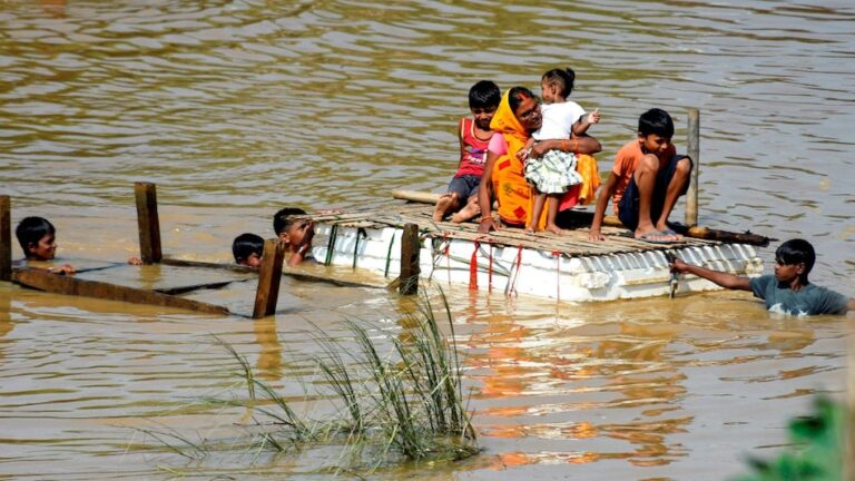 50 ವರ್ಷಗಳ ನಂತರ ಮತ್ತೆ ಅವಾಂತರ ಸೃಷ್ಟಿಸಿದ ‘ಕೋಸಿ’ ನದಿ – ಉತ್ತರ ಬಿಹಾರ ಪ್ರವಾಹದಲ್ಲಿ ಮುಳುಗಡೆಯಾಗುವ ಭೀತಿ, ಮನೆ ಬಿಟ್ಟು ಹೋಗುತ್ತಿರುವ ಜನ